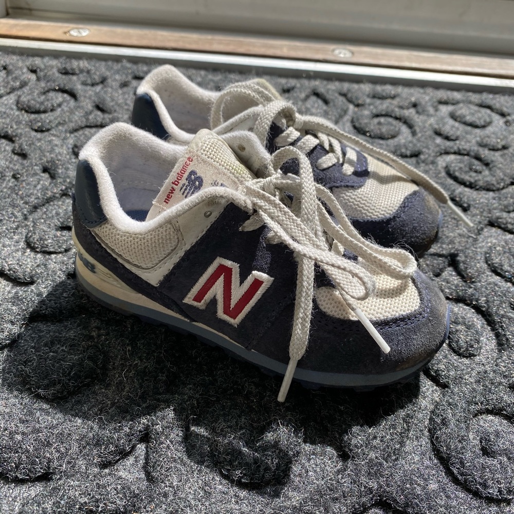 New Balance classic 574 sneaker little boys 8